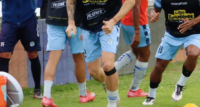 Celestes concentrados en el ‘Bombillo’  – La Voz del Altiplano