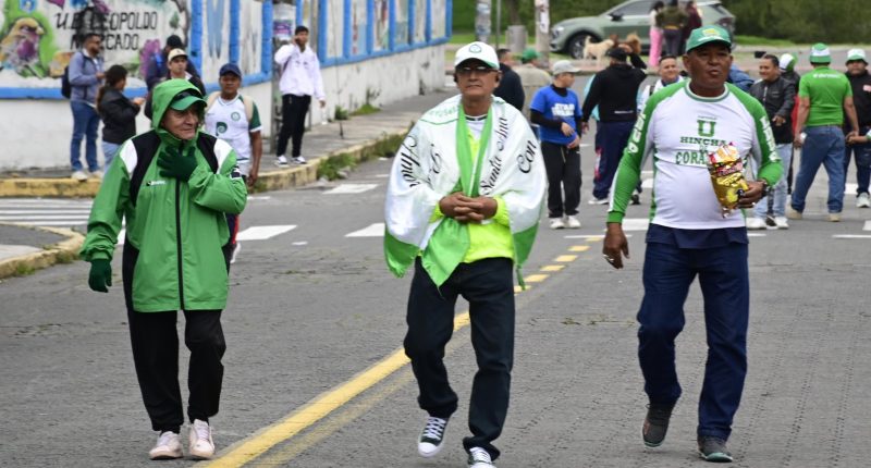¡Ya están en Sangolquí! Así llegó la hinchada de Liga de Portoviejo al estadio para el duelo contra Aampetra – La Voz del Altiplano