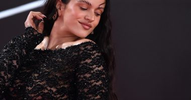 La estrella española Rosalía sube a los cielos con su nuevo álbum «Lux» – La Voz del Altiplano