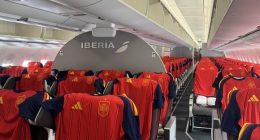Los pasajeros de un vuelo a México reciben un inesperado obsequio: ¡la nueva camiseta de la selección española! – La Voz del Altiplano