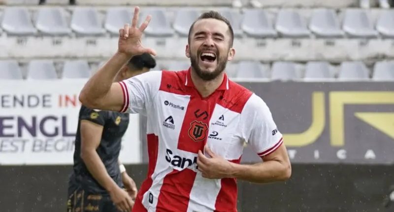 Duelo de ambateños por el no descenso – La Voz del Altiplano