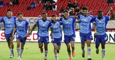 Macareños por el sueño sudamericano  – La Voz del Altiplano