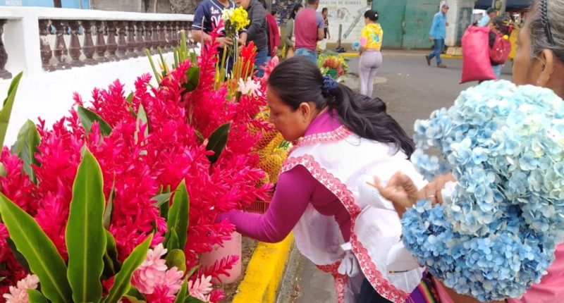 Ciudadanía nicaragüense asiste a los cementerios en el Día de los Fieles Difuntos – La Voz del Altiplano