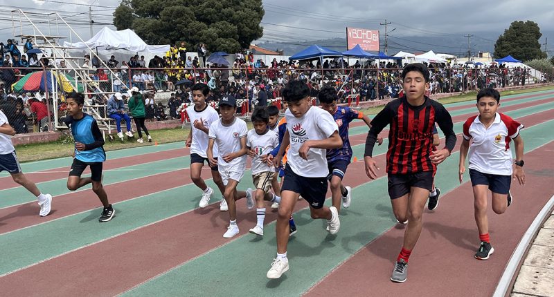 Adrenalina estudiantil en Intercolegial de Atletismo  – La Voz del Altiplano