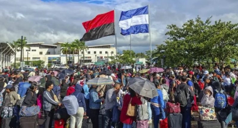 Más de 20 mil personas cruzaron por Peñas Blancas durante el fin de semana – La Voz del Altiplano