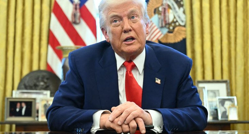 “Vamos a acabar con esos hijos de perra”: Trump sobre ataques por tierra a Venezuela – La Voz del Altiplano