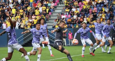 Barcelona cae 0-1 ante IDV y jugará la fase 2 de la Libertadores – La Voz del Altiplano