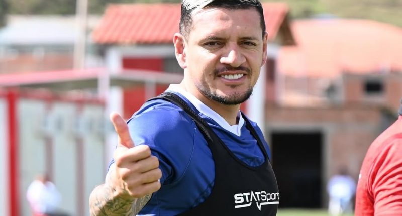 Carlos Garcés extiende su contrato con Cienciano – La Voz del Altiplano