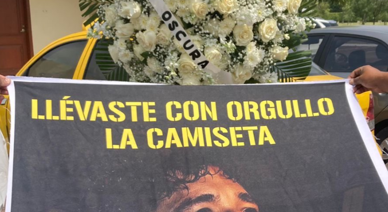 Último adiós a Mario Pineida: Amigos, familiares e hinchas despiden al futbolista asesinado – La Voz del Altiplano