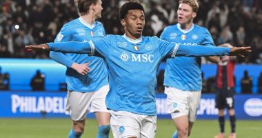 Napoli impone su fútbol ante Bologna y conquista la Supercopa de Italia en Riad – La Voz del Altiplano