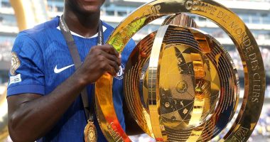 Prensa española sitúa a Moisés Caicedo como opción del FC Barcelona para reforzar el mediocampo – La Voz del Altiplano