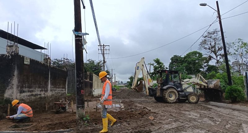 Avanza el asfaltado de la calle Catacocha, acceso clave al Centro Forense de Santo Domingo – La Voz del Altiplano
