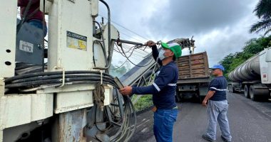 Wilson Erazo y Johana Núñez exponen criterios sobre contratos y mantenimiento en la vía AlóagSanto Domingo – La Voz del Altiplano