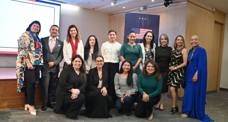 Más de 40 mujeres emprendedoras fortalecen el tejido económico del Ecuador con negocios sostenibles – La Voz del Altiplano