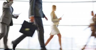 Jornada laboral en Ecuador: Gobierno propone cambios – La Voz del Altiplano