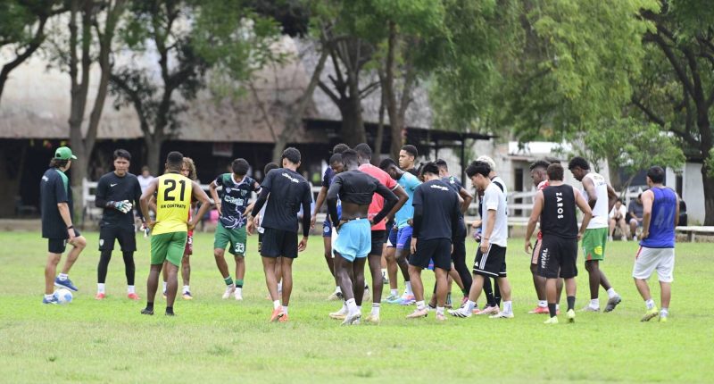 12 jugadores elegidos tras microciclo en Liga de Portoviejo – La Voz del Altiplano
