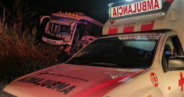 Santo Domingo registra nueva tragedia vial tras choque frontal entre un bus y un vehículo liviano – La Voz del Altiplano