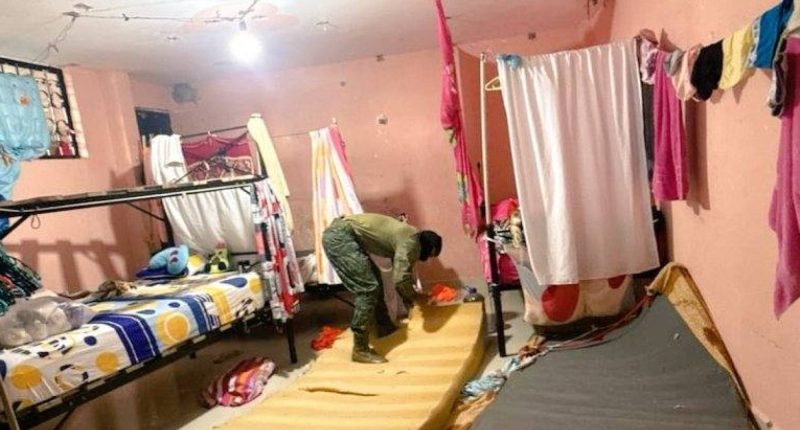 Ejército ejecuta operación Camex en cárcel de mujeres y decomisa celulares – La Voz del Altiplano