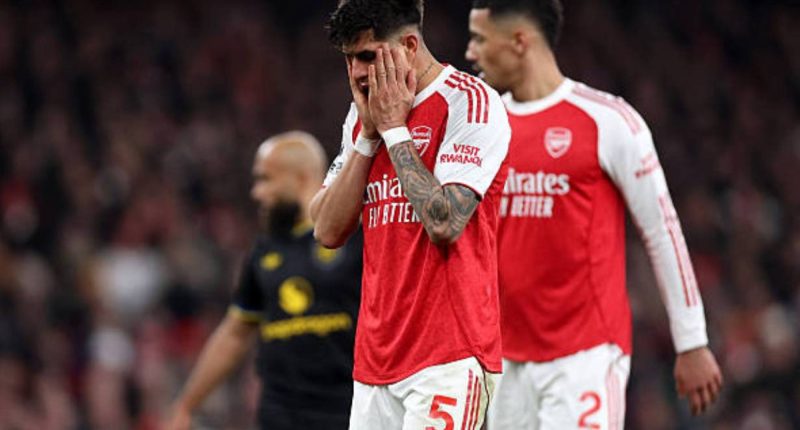Hincapié regresa en derrota de Arsenal ante el United – La Voz del Altiplano