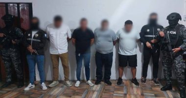 cuatro aprehendidos por presunto robo a vehículos en ejes viales tras operativo policial – La Voz del Altiplano