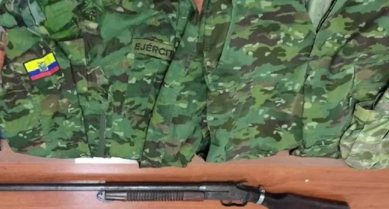 Detienen a hombre por usurpación de funciones policiales en Latacunga – La Voz del Altiplano