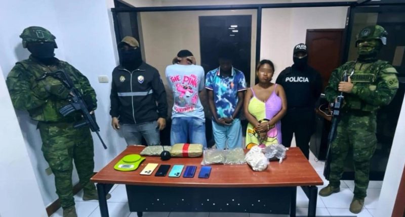 Ejército aprehende a tres personas y decomisa drogas y explosivos – La Voz del Altiplano