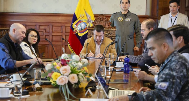 Daniel Noboa mejora reglamento de seguridad en Casa Militar – La Voz del Altiplano