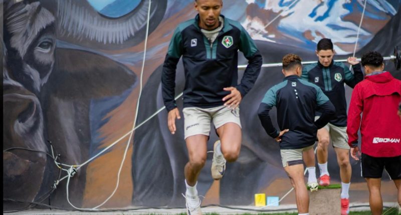El ‘Ponchito’ blinda su preparación – La Voz del Altiplano