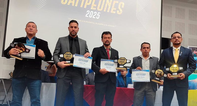 Kickboxing// Noche de sueños, esfuerzo y orgullo – La Voz del Altiplano