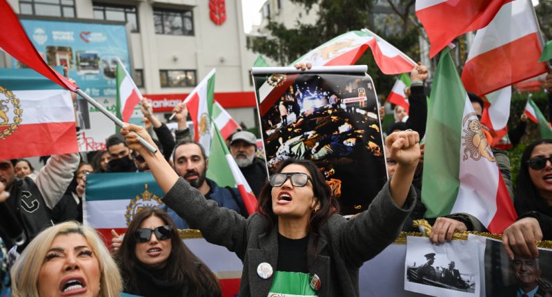 Los iraníes cuentan la «pesadilla» de la represión de los ayatolás – La Voz del Altiplano