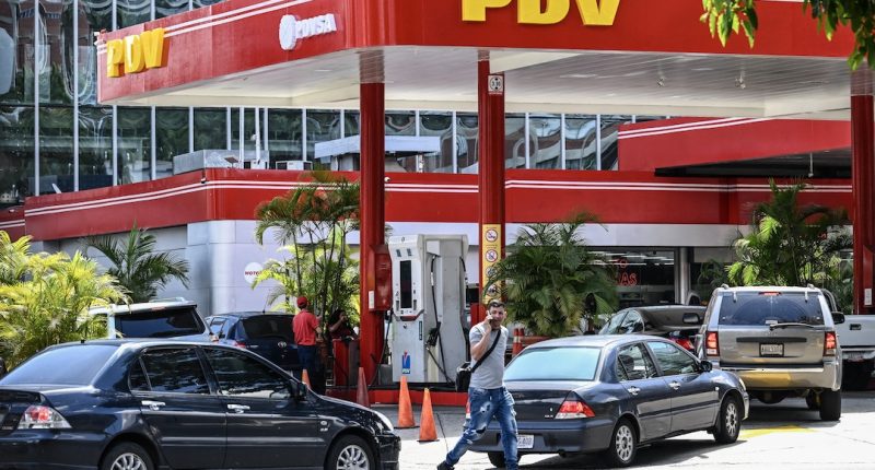 Venezuela inyecta petrodólares en su economía con el difícil plan de bajar los precios – La Voz del Altiplano