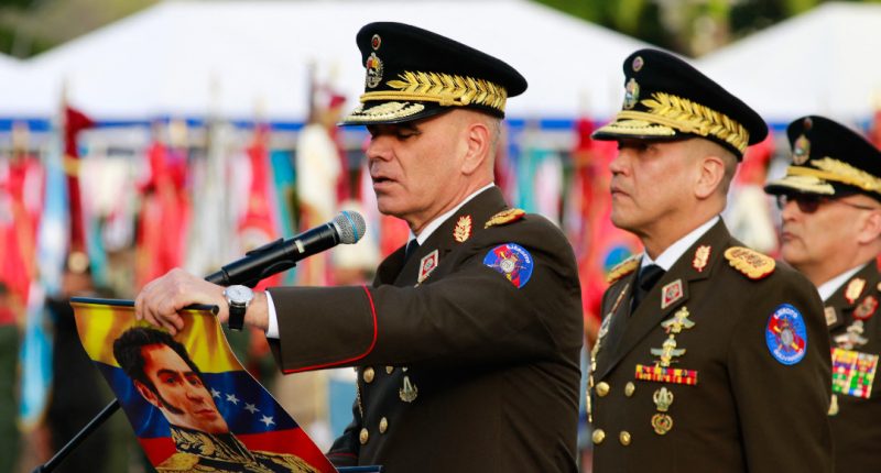Militares de Venezuela juran «lealtad y subordinación» a la nueva presidenta – La Voz del Altiplano