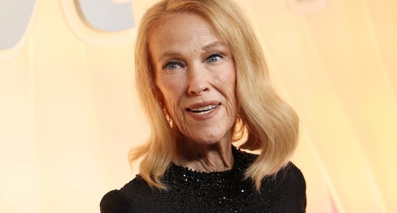 ¿Qué se sabe de la muerte de Catherine O’Hara, la inolvidable estrella de «Mi pobre angelito»? – La Voz del Altiplano