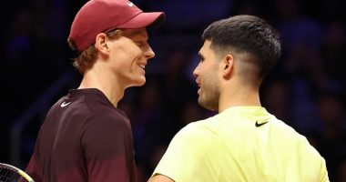 Carlos Alcaraz vence a Jannik Sinner en exhibición en Incheon – La Voz del Altiplano