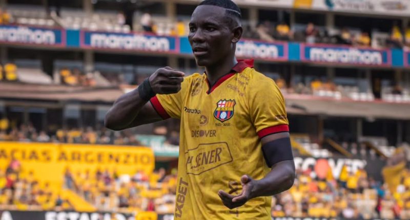 Janner Corozo viajó a Quito para firmar con Liga de Quito – La Voz del Altiplano