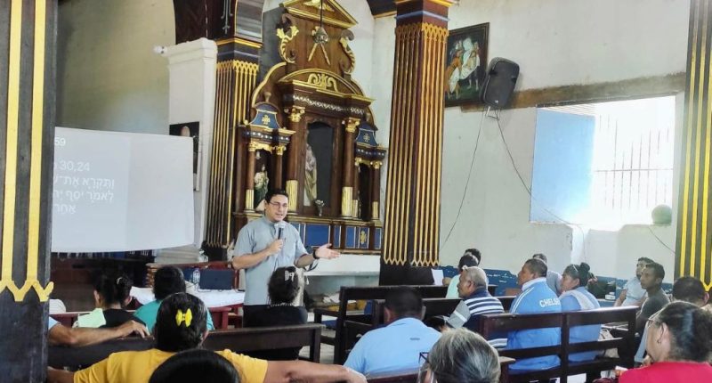 Dictadura prohíbe a la Iglesia predicar la palabra de casa a casa en León y Chinandega – La Voz del Altiplano