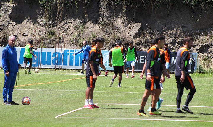 Celestes con pretemporada intensa – El Heraldo – La Voz del Altiplano