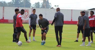 Técnico retoma trabajos para definir once titular – La Voz del Altiplano