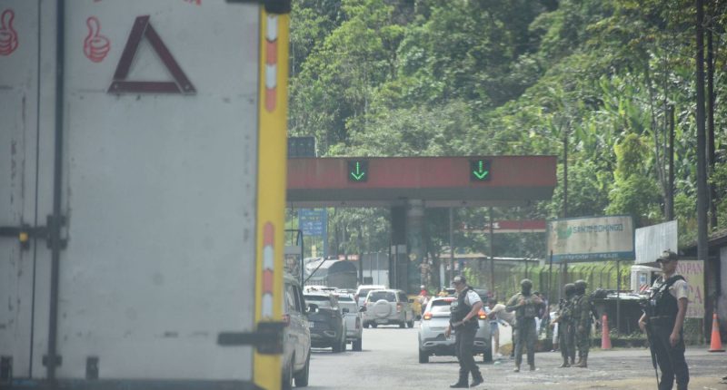 40,000 vehículos colapsan vía AlóagSanto Domingo – La Voz del Altiplano