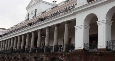 Gobierno invertirá 0 mil en baños de Carondelet – La Voz del Altiplano