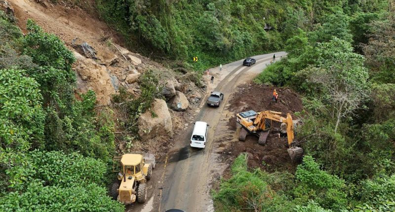 Cierran vía Calacalí – La Independencia por lluvias – La Voz del Altiplano