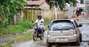 Los trabajos del Mega Hidro dejan calles llenas de lodo – La Voz del Altiplano