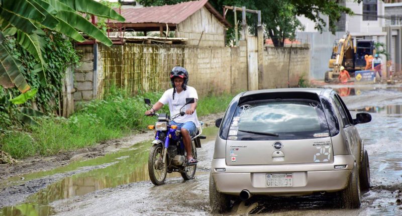 Los trabajos del Mega Hidro dejan calles llenas de lodo – La Voz del Altiplano