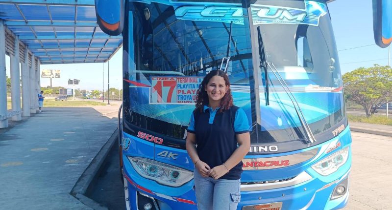 Gema, 23 Años, Revoluciona el Transporte – La Voz del Altiplano