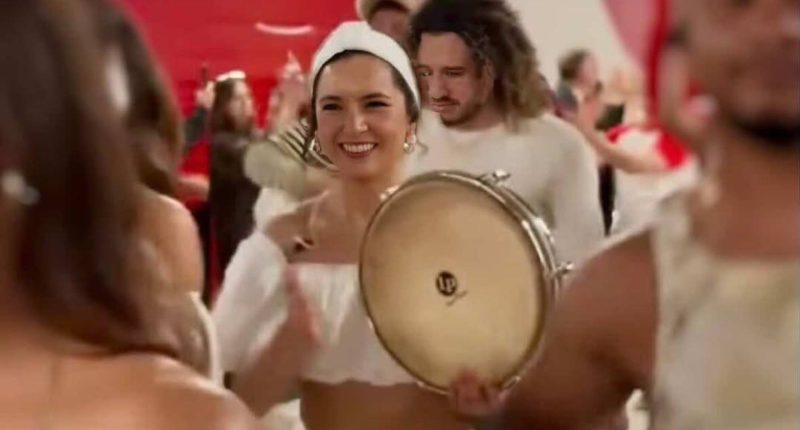 Su Historia en el Super Bowl con Bad Bunny – La Voz del Altiplano