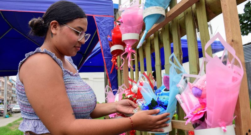 Comerciantes apuestan por regalos económicos y productos de Carnaval, en doble temporada festiva – La Voz del Altiplano