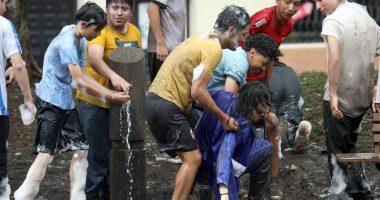 Multas y sanciones por mojar sin consentimiento en Carnaval – La Voz del Altiplano