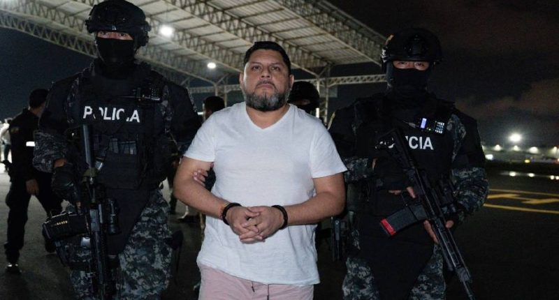 Leonardo Cortázar extraditado a cárcel de El Encuentro – La Voz del Altiplano