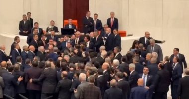 Diputados turcos pelean en posesión de ministro de justicia – La Voz del Altiplano