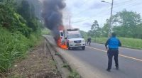 Incendio de ambulancia con paciente en ruta Borbón-Esmeraldas – La Voz del Altiplano